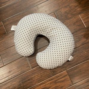 New breastfeeding pillow